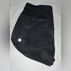 Lululemon 2.5” Shorts